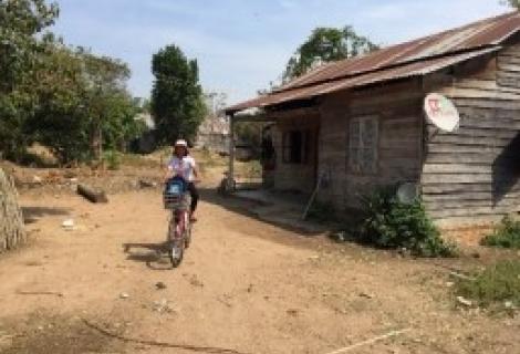 Road to school in Krong Bong