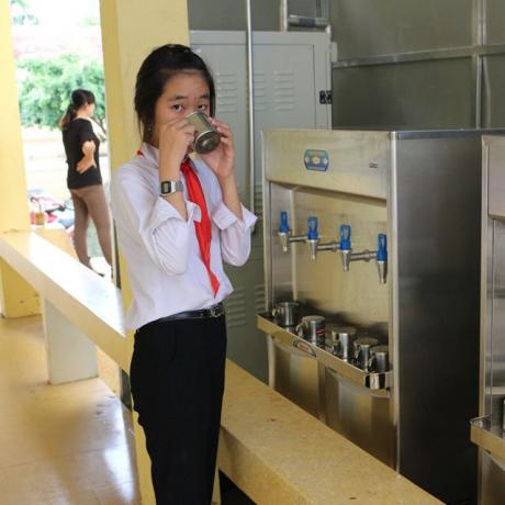 Bringing the Solar powered water purification system to school in Tra Vinh